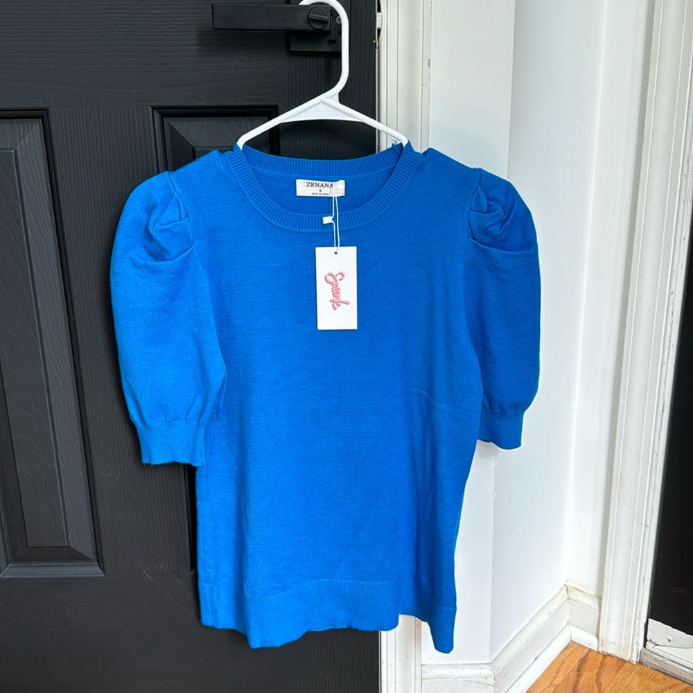 Short sleeve sweater